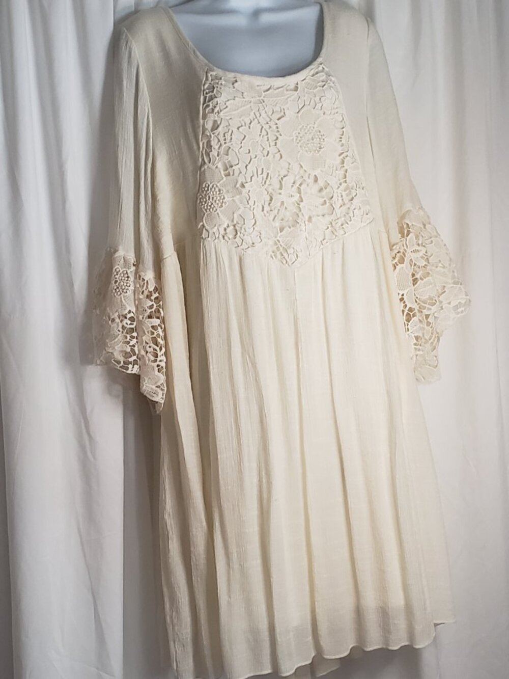 Womans dress coverup J Gee 2X embroidered crocheted lace bell sleeves cream
